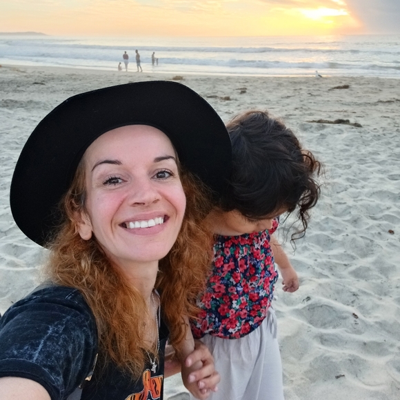 Meet your Poshers, Team Rainbow - Picture 3 of 4